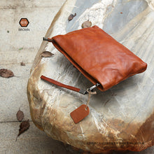 Load image into Gallery viewer, 17 new tannage leather handbag retro men and women models neutral hand bag package first layer of leather hand bag